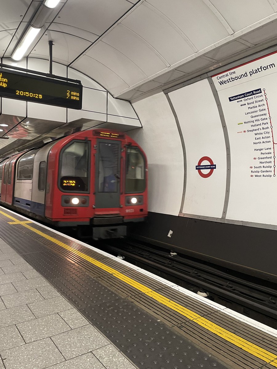 Kousaka Reina的罗伯逊-沃尔克度规 tweet media