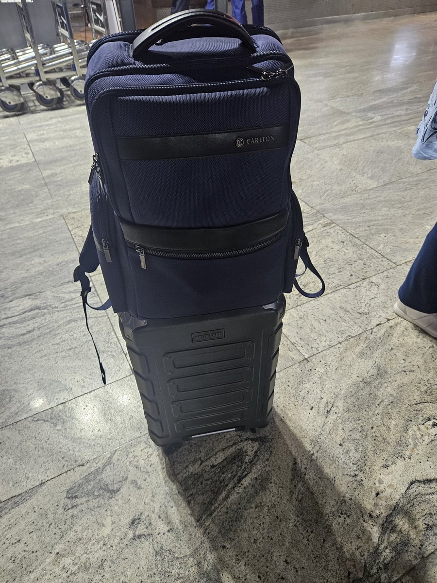Gayathri_Nathan's tweet image. When something has to happen, things align accordingly. அப்படி அமைஞ்சது தான் இந்த 4 நாள் Darjeeling solo trip. வேலை பிசில என்னால ப்ளான் பண்ண முடியாதுனு package போக முடிவு பண்ணி thoms cook ல book பண்ணிட்டேன். Flights நானே book பண்ணிட்டேன். 1/8
#Darjeeling
#SoloTrip