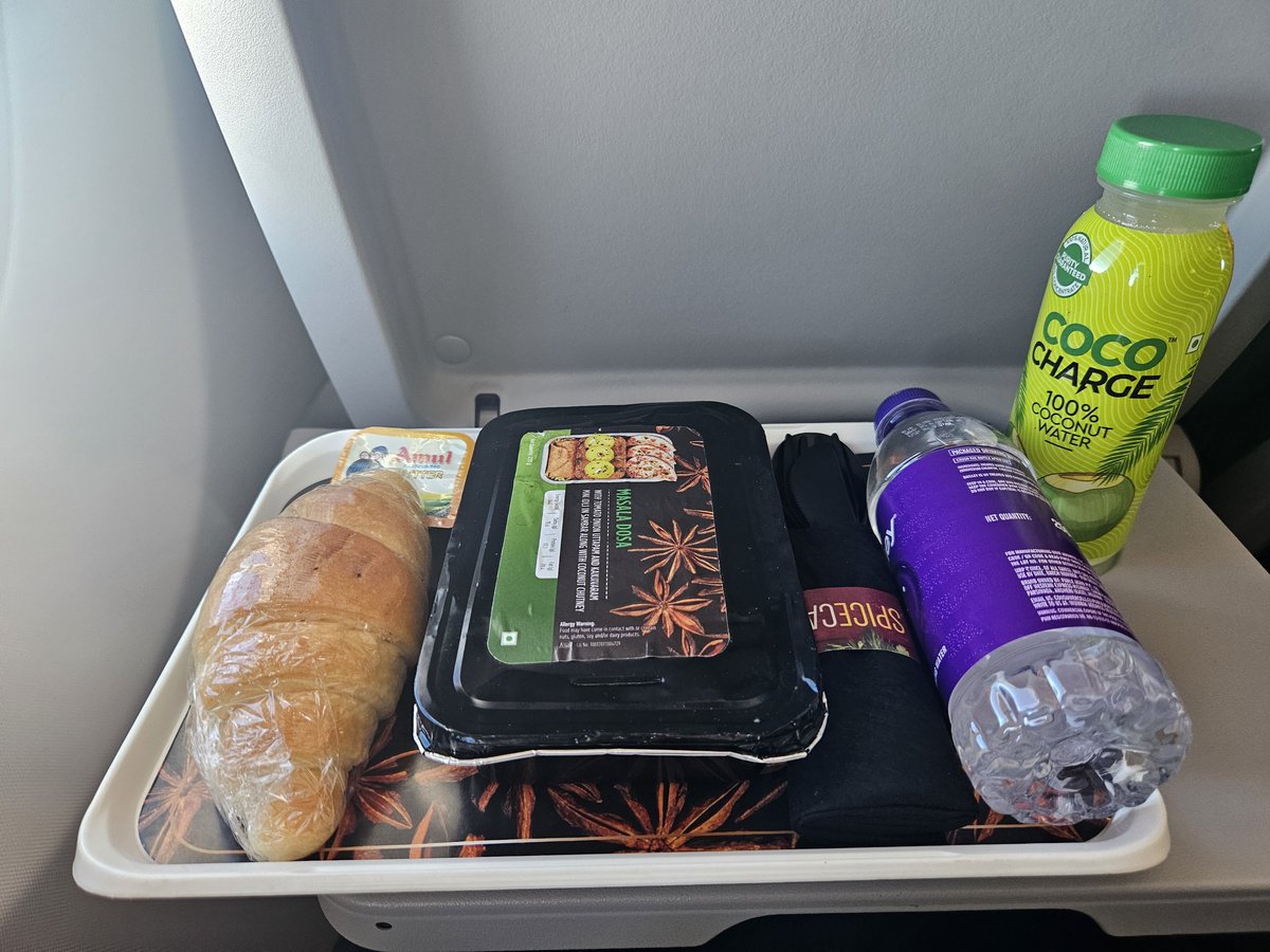 Gayathri_Nathan's tweet image. When something has to happen, things align accordingly. அப்படி அமைஞ்சது தான் இந்த 4 நாள் Darjeeling solo trip. வேலை பிசில என்னால ப்ளான் பண்ண முடியாதுனு package போக முடிவு பண்ணி thoms cook ல book பண்ணிட்டேன். Flights நானே book பண்ணிட்டேன். 1/8
#Darjeeling
#SoloTrip