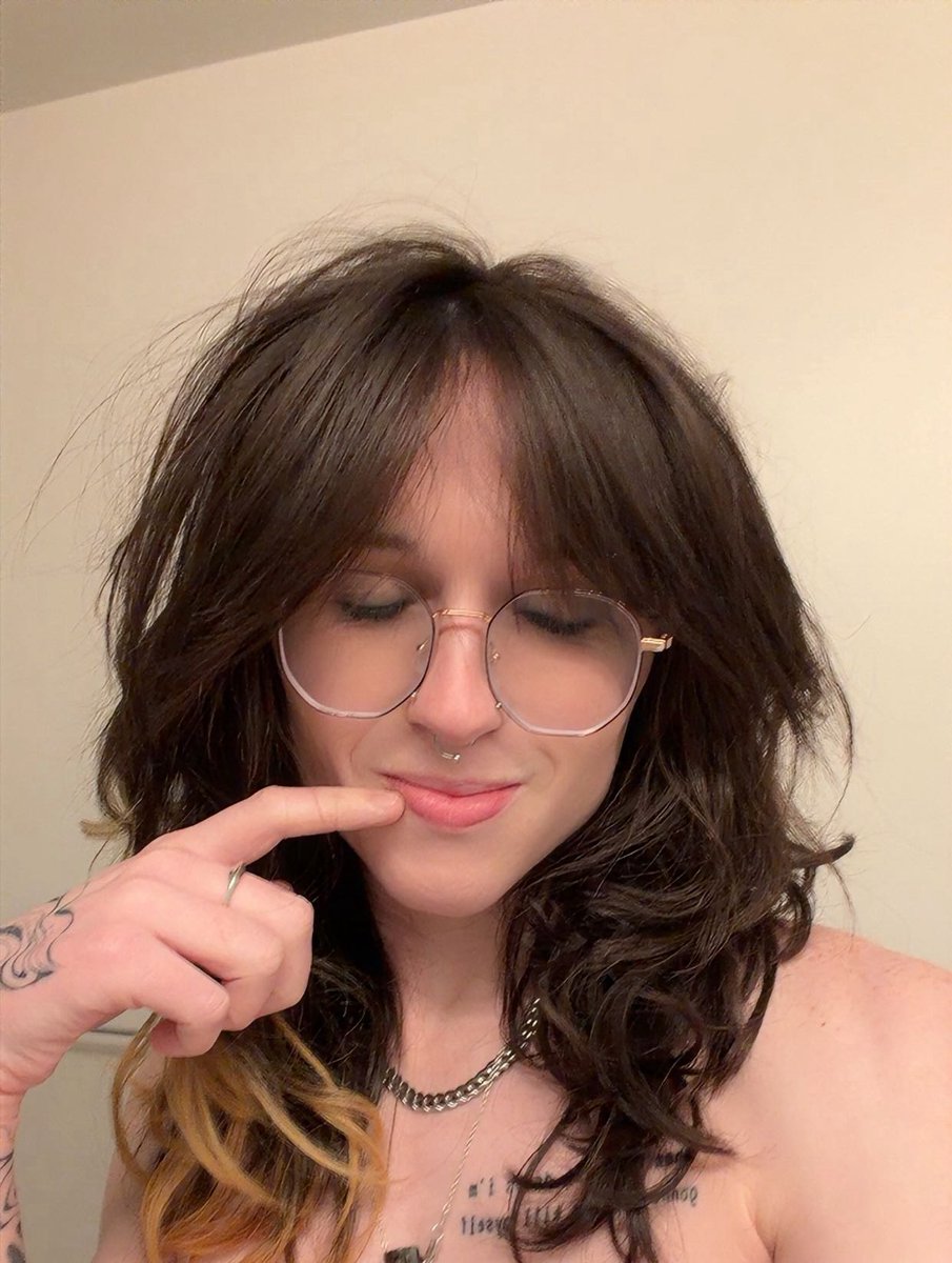 EvieGoesHard💙🤍 tweet media