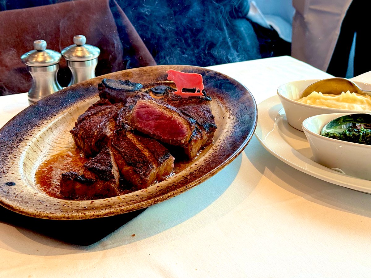 ぶたどら tweet media