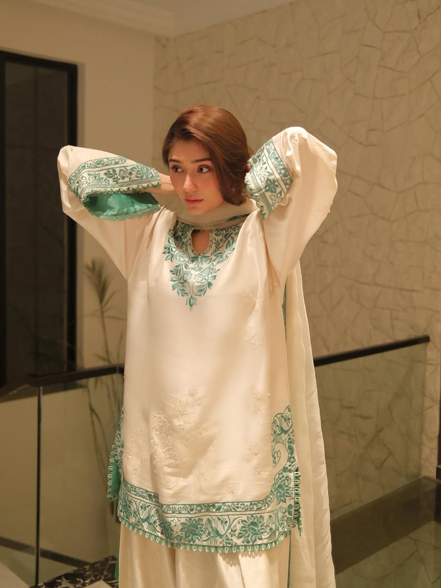 pretty in white 🤍