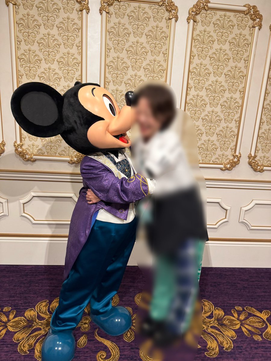 OhYear_m's tweet photo. ファンタジースプリングスホテル
グランドシャトー
ラ・リベリュール
ディナー

たっぷりグリできるはずが、胸がいっぱいで話す内容も人語さえ失った初めてのサイン
おそらくミキオタなら共感していただけると思う
濃密な幸せな瞬間でした
(また来れたらちゃんと記憶を残したい） https://t.co/RwKAlR3eEf