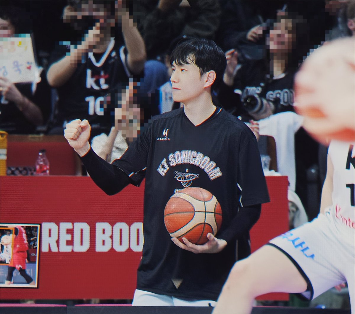 문워커 tweet media