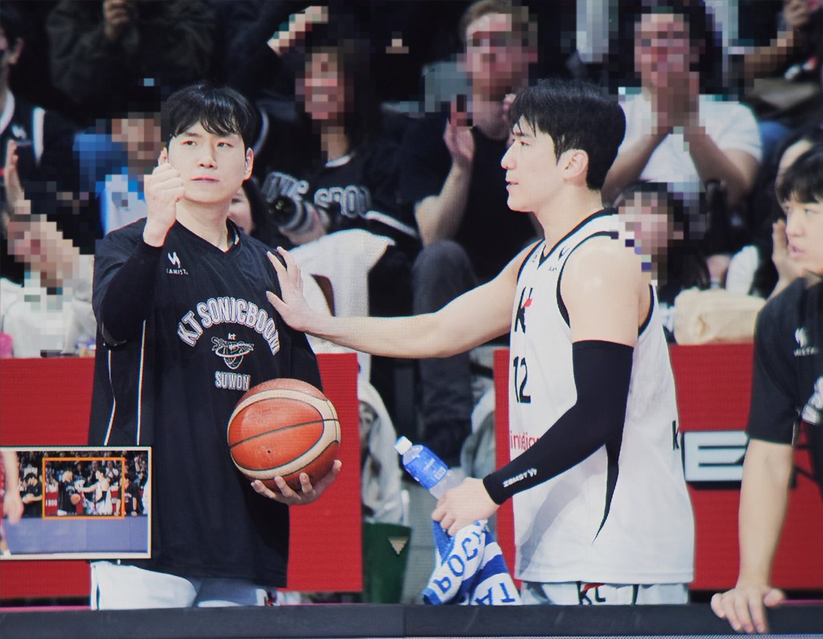 문워커 tweet media