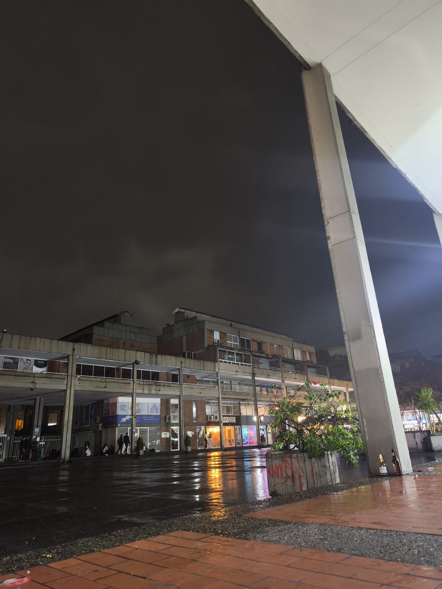Jessi_cav's tweet photo. Postal del día: 🌧️ https://t.co/LEF7YKiA8v