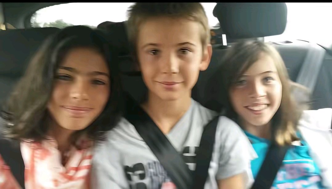 C ᥫ᭡ tweet media