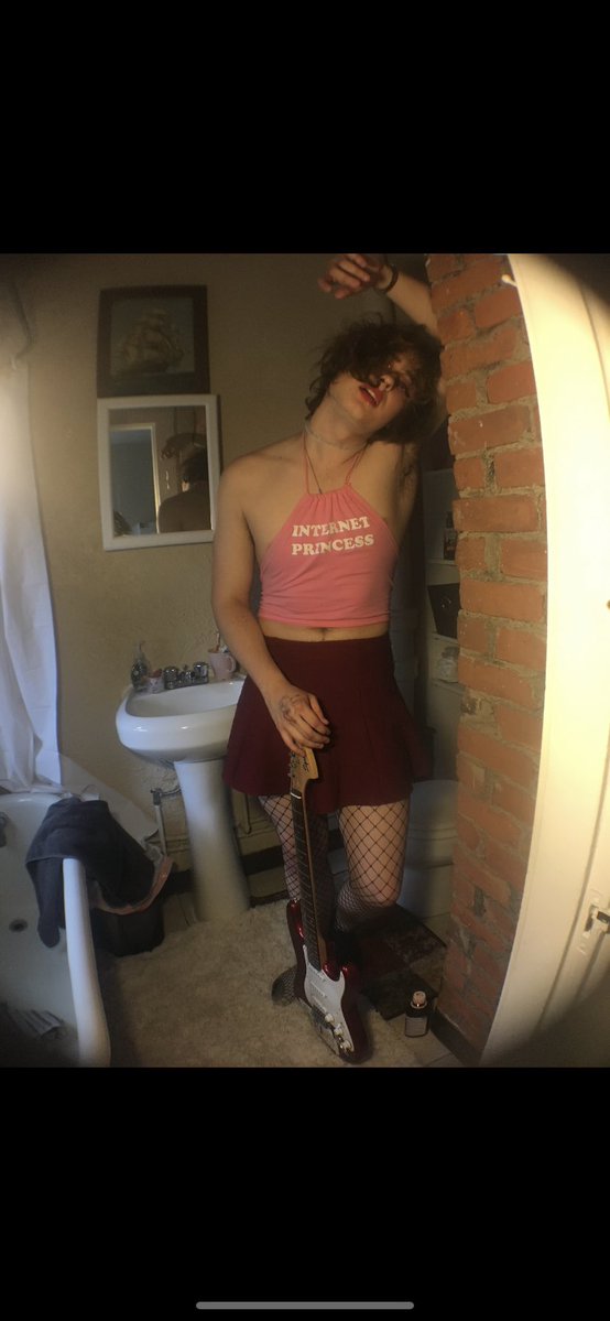 Desi king tweet media