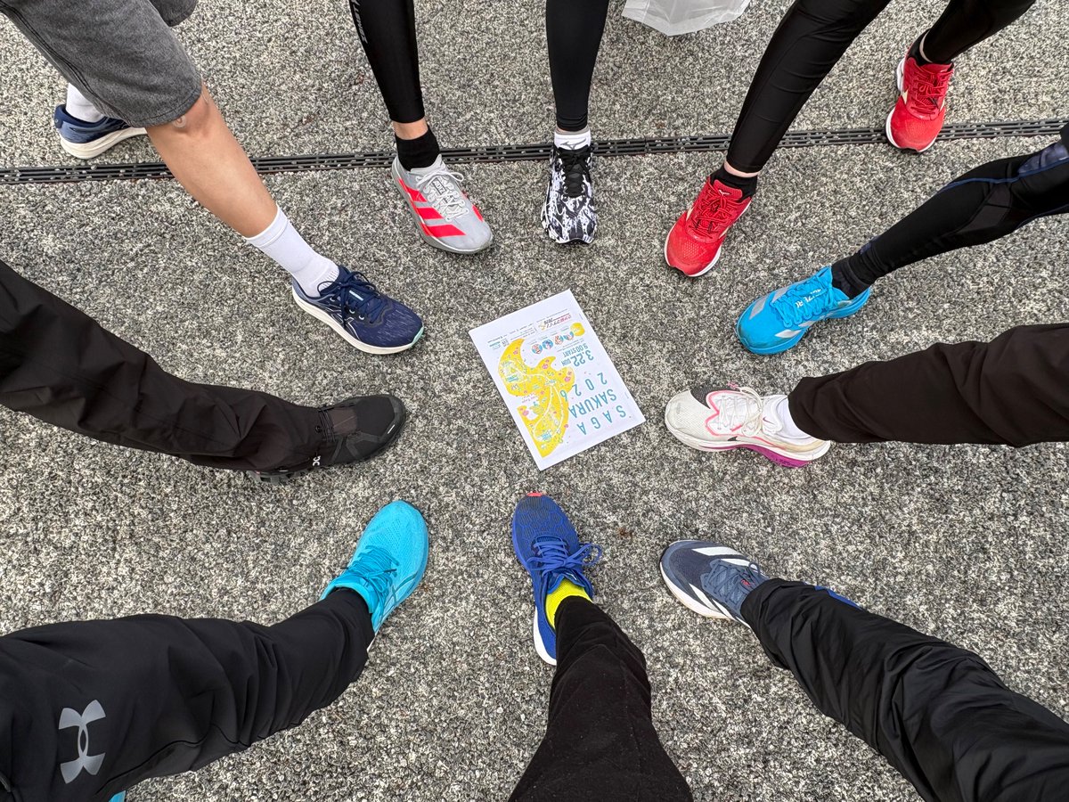 myuu77jp's tweet photo. さが桜マラソン無事に完走🏃‍♂️

シーズン目標に対して66秒足りず悔しい結果に終わりましたが、これが今できる精一杯の走りなので、やり切った感もあります。

また、今回のシューズ円陣では久々にお会いした方が多く、ゆっくりお話もできて👍

今日で2025年度の全日程が終了。
1年間お疲れ様でした〜 https://t.co/yjDRvzIGpN