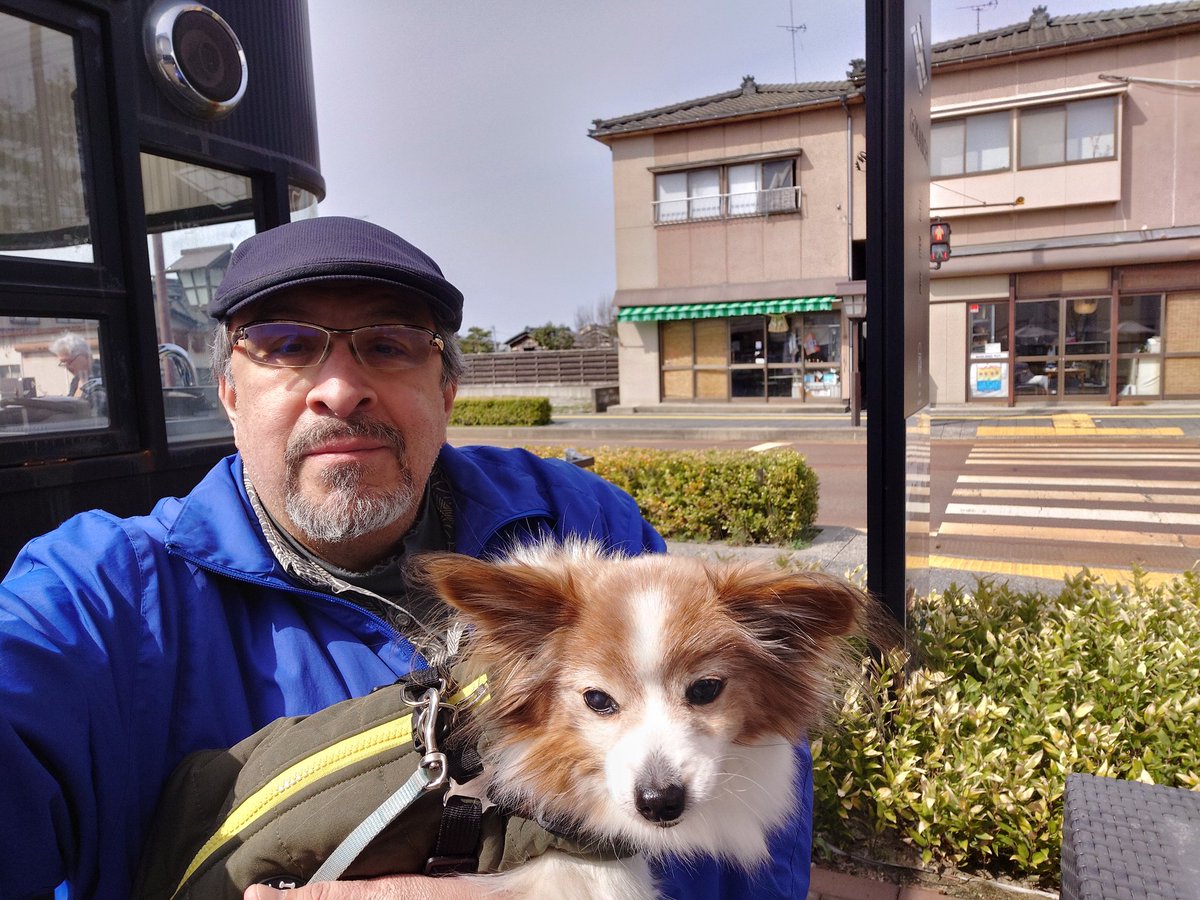 Sushibone09's tweet photo. Outside for a walk. Nice weather! https://t.co/nSsRoGOvmp