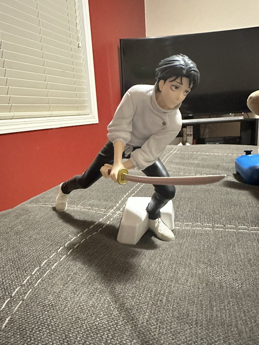 ChurroTheMan's tweet photo. Got two goated figures from my friend as a late birthday gift https://t.co/OHgSZ38hyV