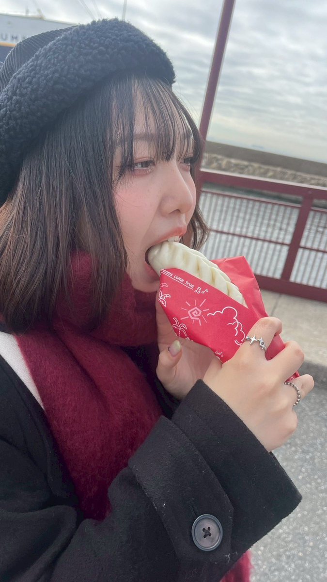 GayakkoTeam's tweet photo. 【学生紹介】No.7 あゆ
2年生
1回企画長
｢みんなやっほー！おしゃべりだいすきなのでみんな話しかけてねぇー♪みんなとたくさん楽しいことしたいな✨️」

 #春から横国  #がやっこ探検隊 https://t.co/ECXBooJxn5