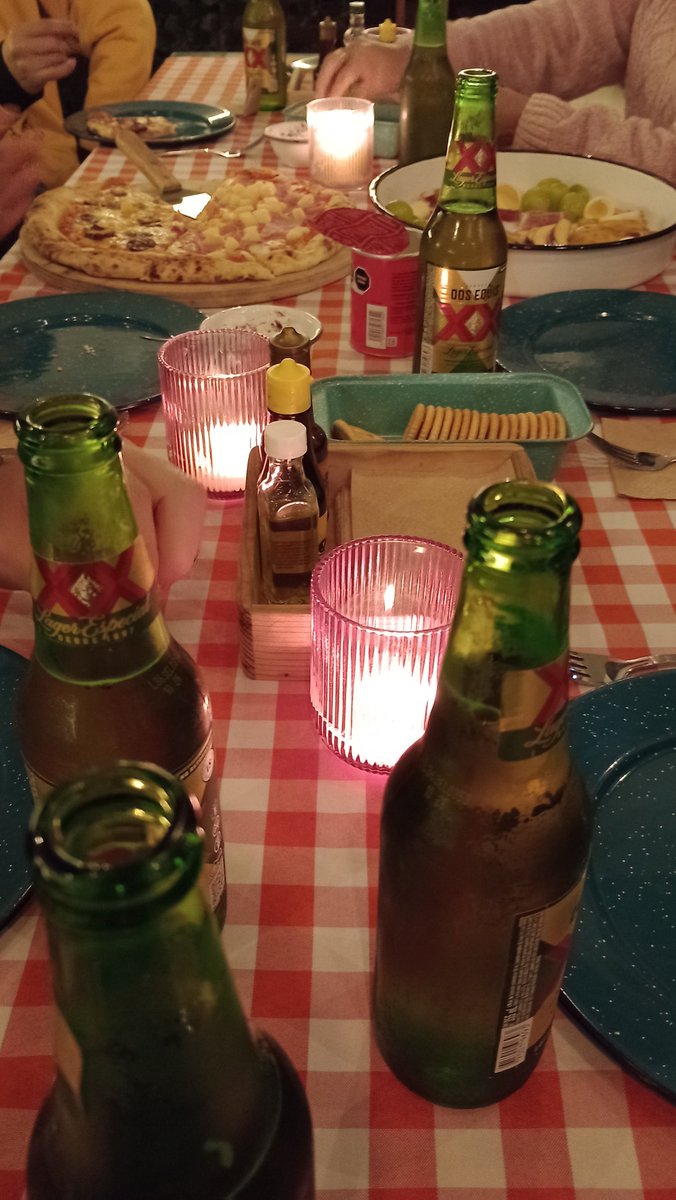 Nadie quiso acompañarnos a celebrar, se lo perdieron.