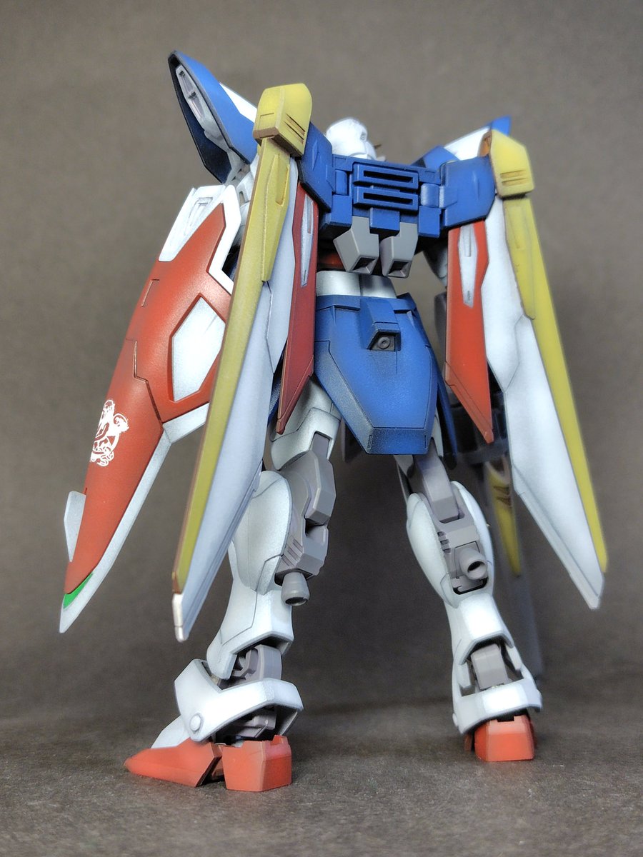 balpanther's tweet image. EG ウイングガンダム完成！！
変形が潔くオミットされてたり、ビームサーベルが着かなかったりするが細かい事は気にしない。
＃新機動戦士ガンダムW
＃ガンプラ　
＃ENTRYGRADE