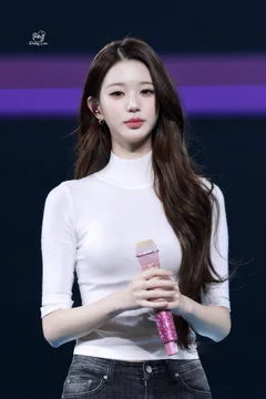 اليابانيين يتهمون وونيونغ عضوة IVE بعمليات التجميل وغضب الكوريين