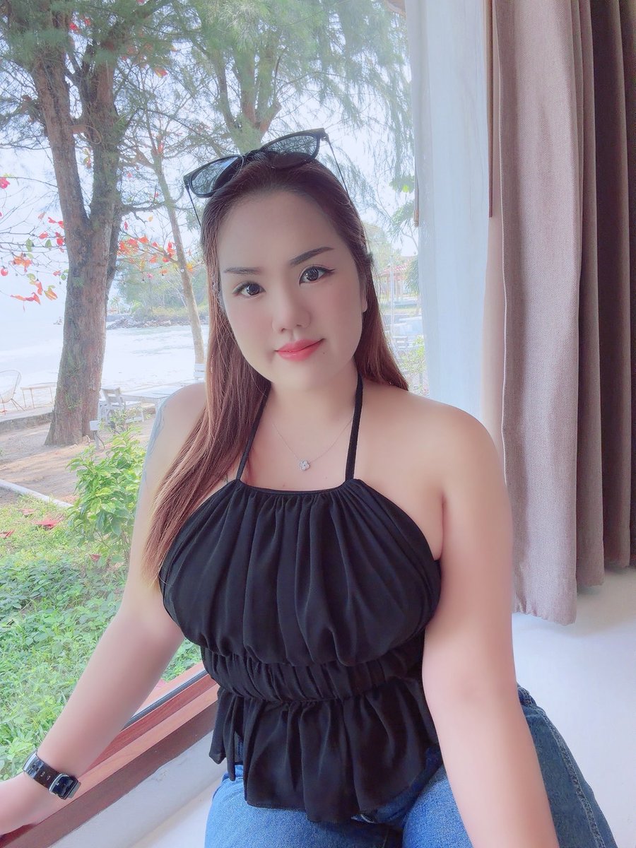 คนอื่นน่ารักเกินปุยมุ้ย 
ส่วนเราน้ำหนักเกินตุ้ยนุ้ย🤭😜