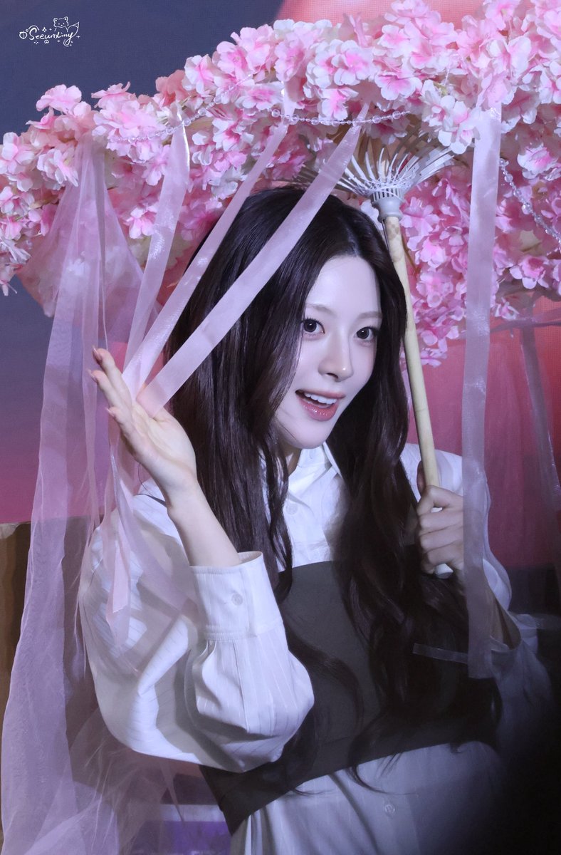 Seeunxiny's tweet photo. 260321 🌸

#STAYC #스테이씨
#Seeun #세은 https://t.co/iBI9QfFVvq