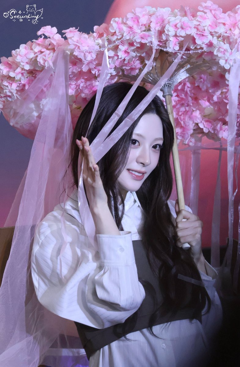 Seeunxiny's tweet photo. 260321 🌸

#STAYC #스테이씨
#Seeun #세은 https://t.co/iBI9QfFVvq