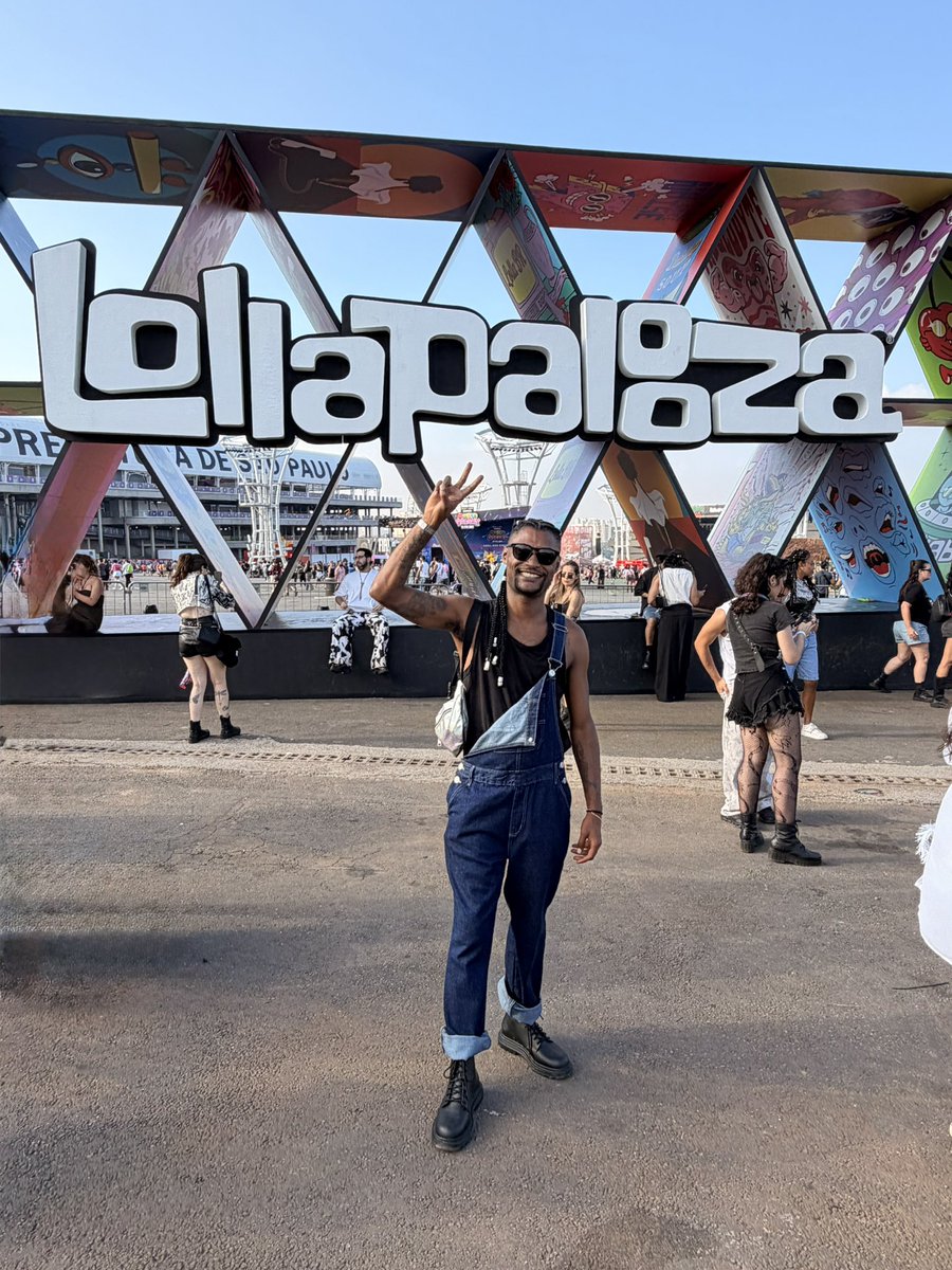 rasec15's tweet photo. Lolla ✨ https://t.co/ybkylDBMX6