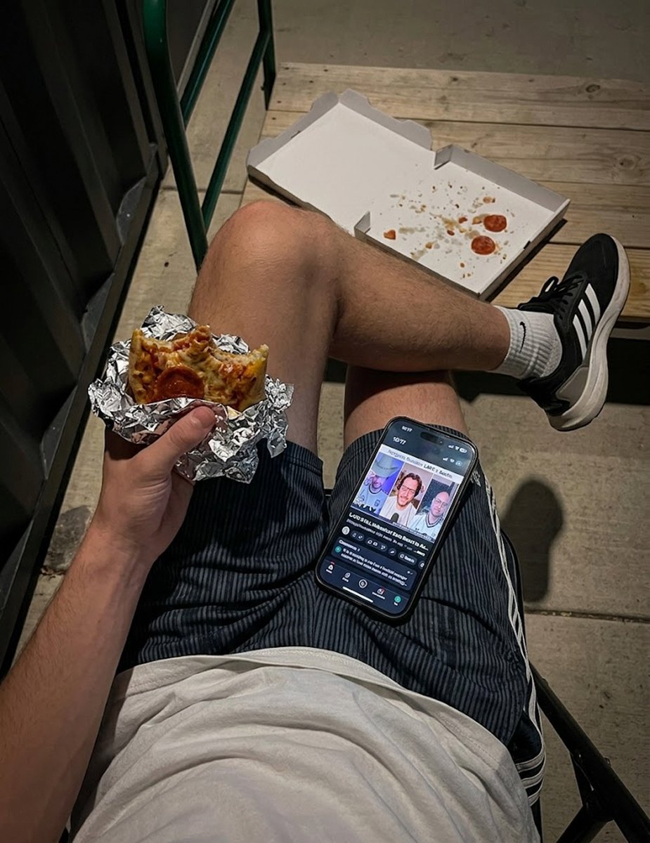 3252 beer thrower tweet media