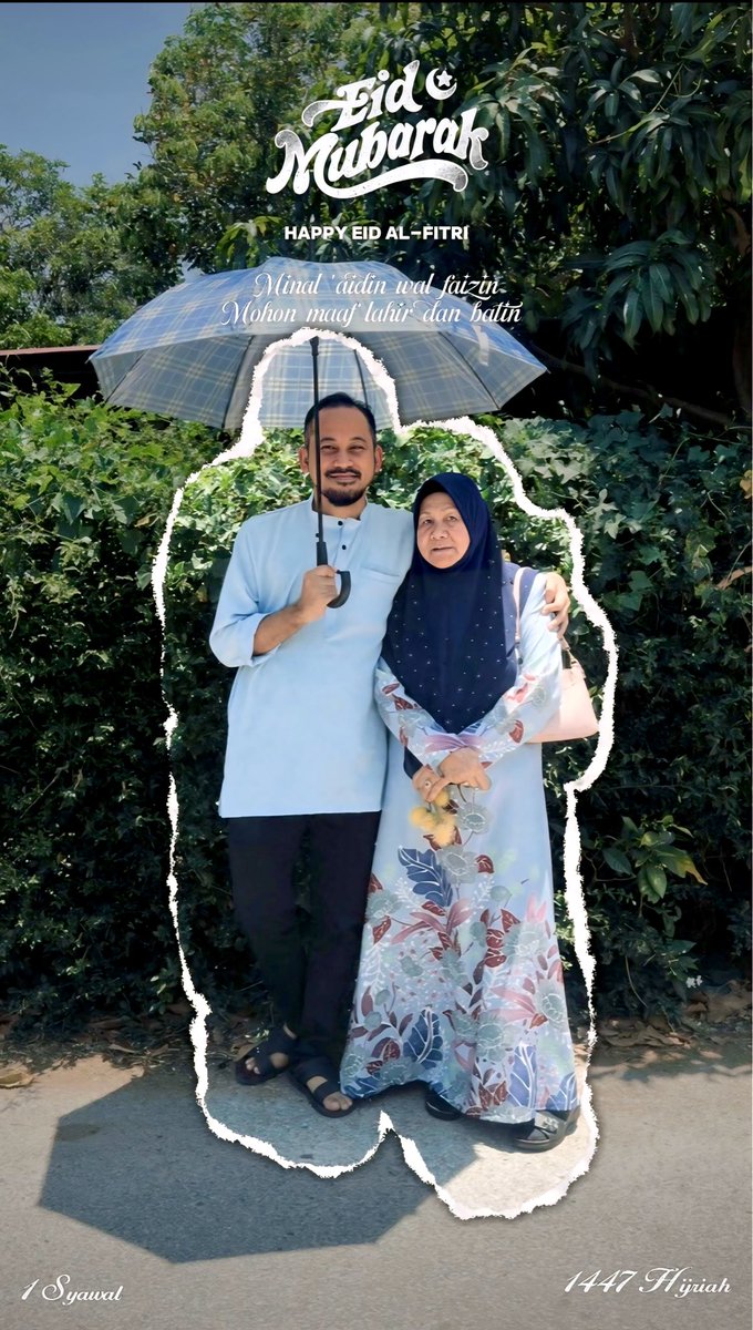 ap11h's tweet photo. Eid Mubarak dari Saya, Gewe Lamo dan seuntai moktan. 🍌 https://t.co/mpTodjYBAW