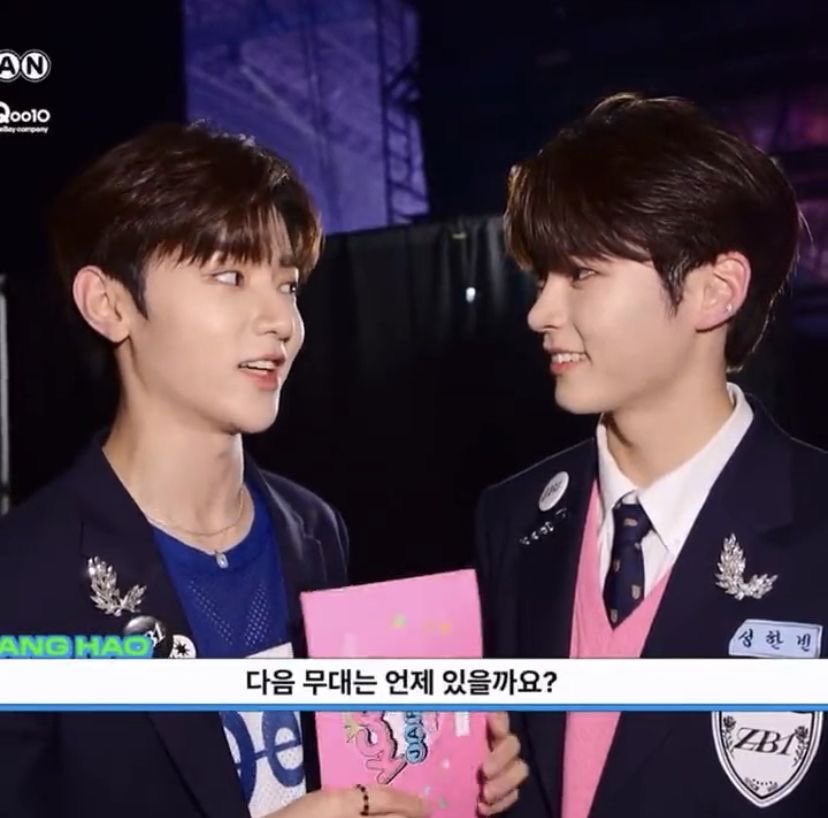 tori 🐬 tweet media