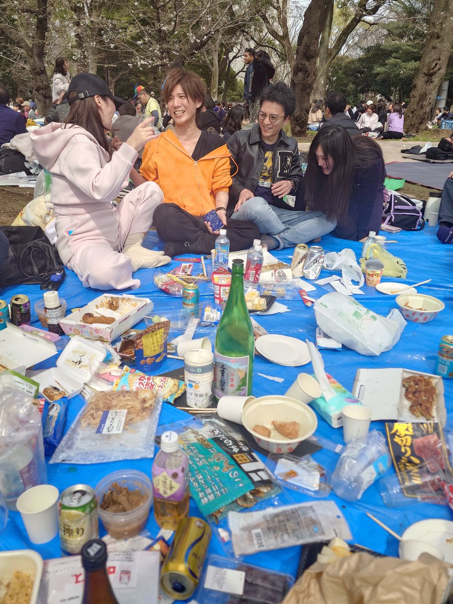 みっつ tweet media