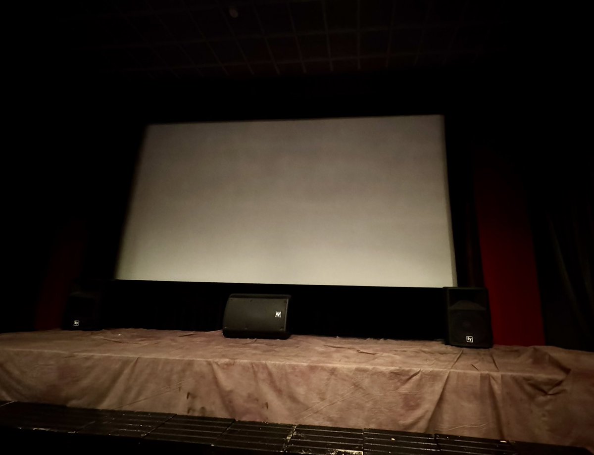 hnaono48's tweet photo. これから「#シネ・ウインド」で「#バーフバリ エピック4K」を観ます🎥👀

4時間10分❗️
…途中「トイレ休憩」がありますが🚽

腰、持つかな？😅

楽しみます🎥😊

#バーフバリエピック4K
@BAAHUBALI2JAPAN https://t.co/gbNpbR15XH