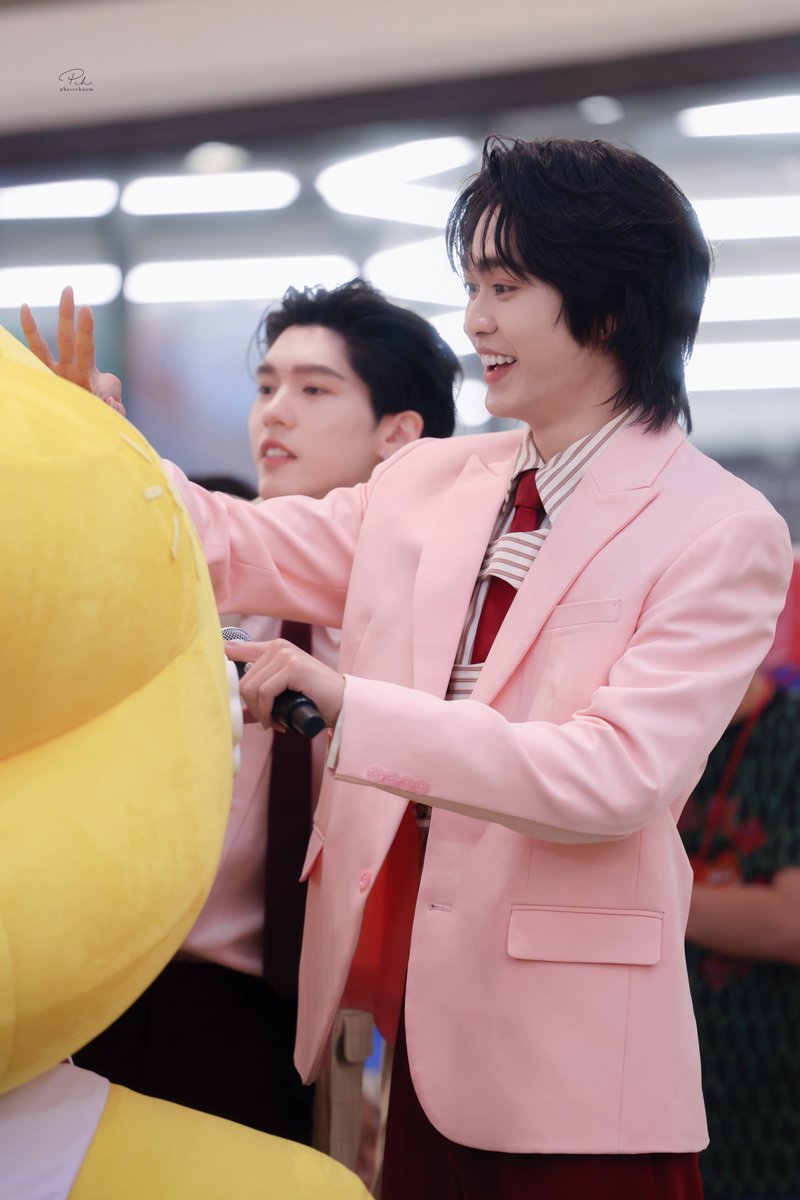 𝘱𝘤𝘩. — tweet media