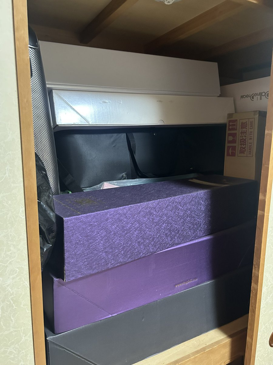 _A__Z__M__'s tweet photo. 懐かしい！！
ドールシャトーとかボディーだけある………
なぜ頭をお迎えしないんだ私は……… https://t.co/ta6K8g7r4Q