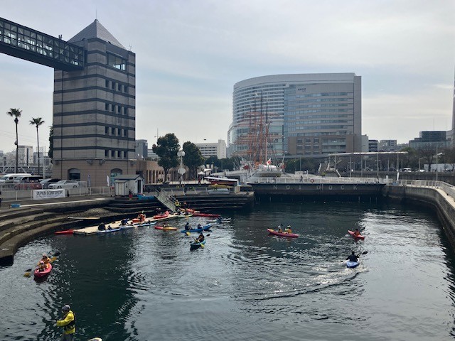 BoatshowJapan's tweet photo. 風もなく穏やかなみなとみなら��をカヤッキング！
#海からのみなとみらい #ボートショー2026 #ボートショー #日本丸 https://t.co/hKDMa8IpLP