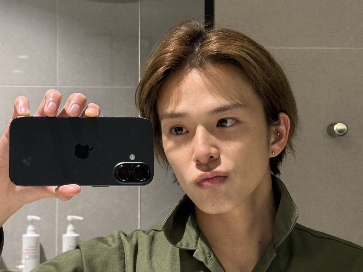 WeTeuMesPH's tweet photo. 260322 | 📸 WEVERSE  

#ASAHI: "🇦🇺"

🔗https://t.co/Cid0aN5CnA

트레저 아사히 
#아사히 #朝光の森
#TREASURE #트레저 #トレジャー
@treasuremembers https://t.co/KqsXxsqAEK