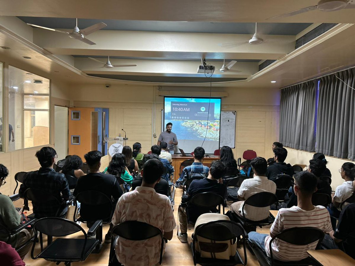 Jainam1811's tweet image. From organizing CBNs across cities to bringing one to campus - yesterday at BVP Pune was special 🦊

Amazing to see so many people taking their first step into Web3.

Grateful for the energy &amp;amp; curiosity 🙌

#CommunityBuilderNight #Web3Journey  @MetaMask #Web3Community