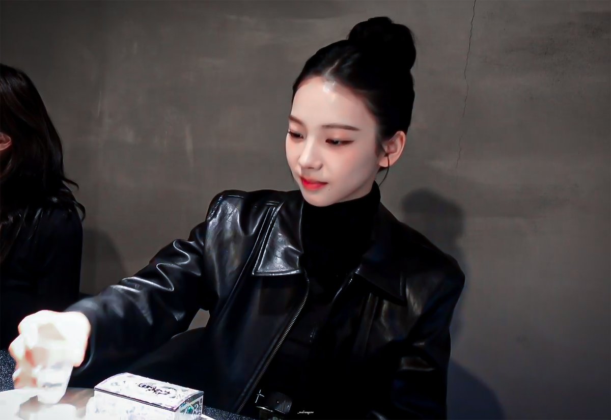 𝒎𝒂𝒍𝒓𝒂𝒏𝒈𝒄𝒐𝒘 tweet media