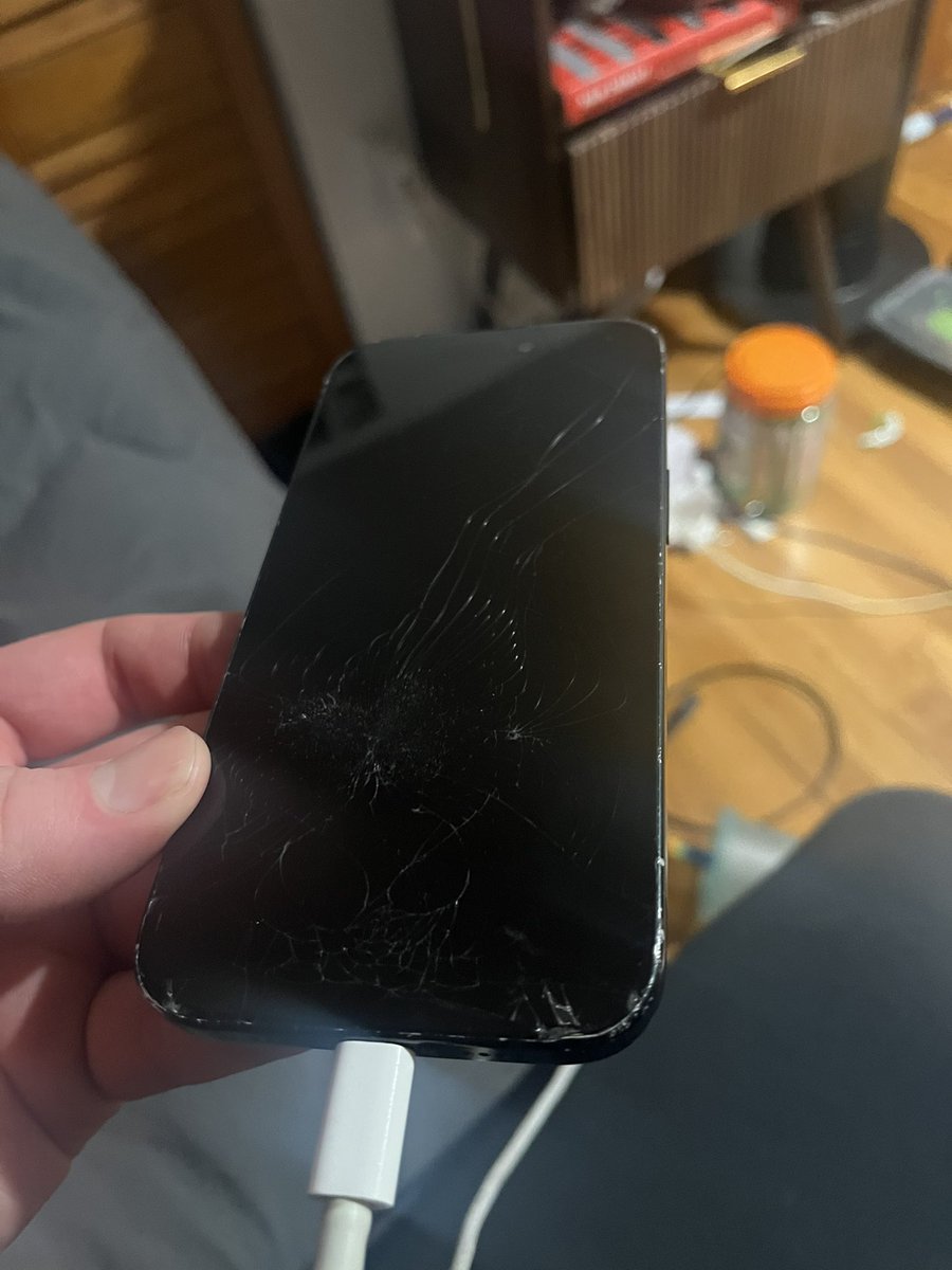 big headass bong yoda tweet media