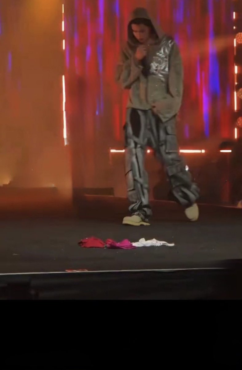 Rosemi🌹 tweet media