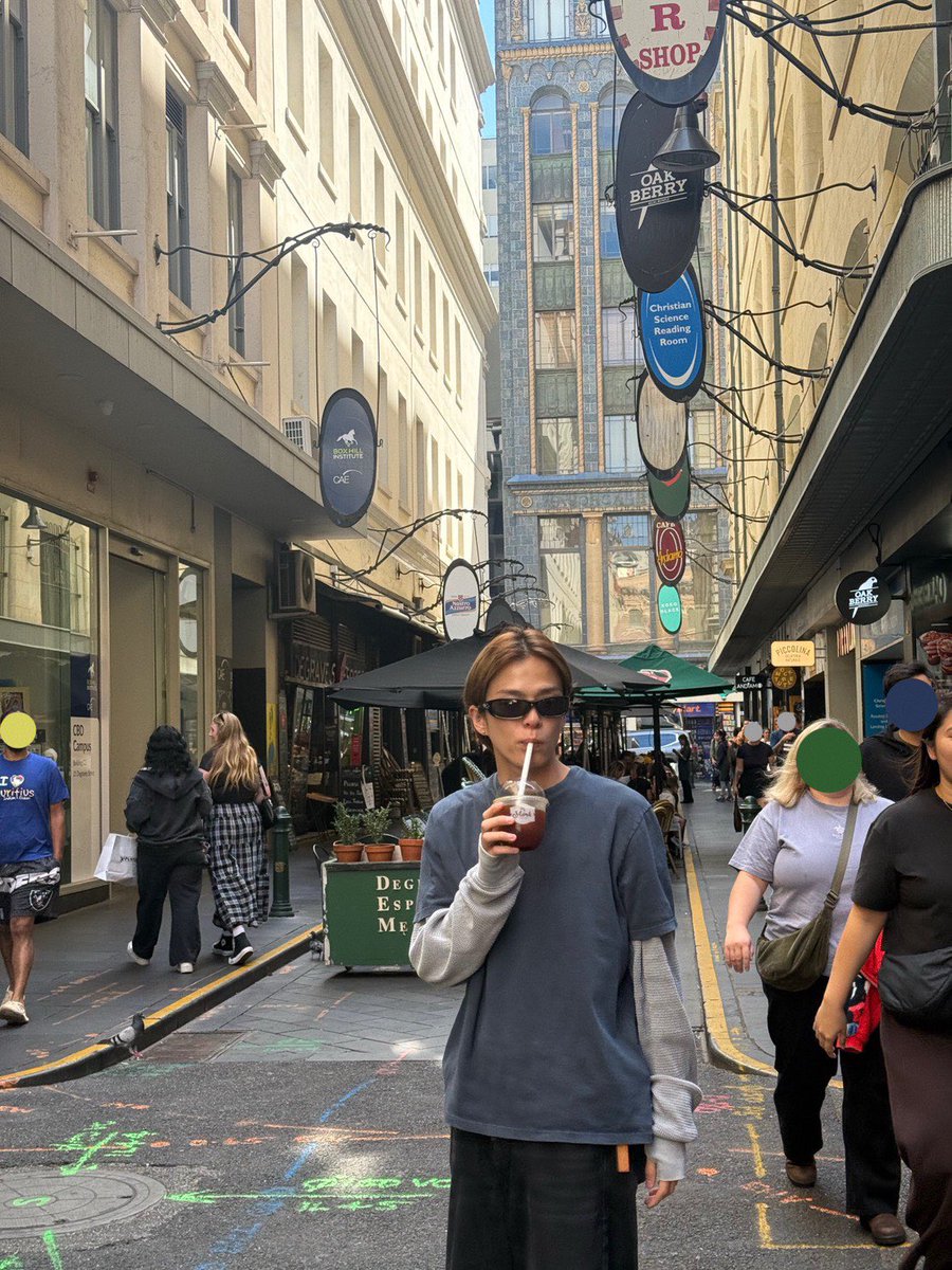 treasure_hd's tweet photo. 📸🤖    

🇦🇺

#トレジャー #ASAHI #아사히 #TREASURE @treasuremembers https://t.co/zlcWmgoEX2