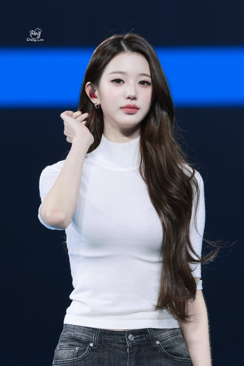 ivepics_'s tweet photo. #WONYOUNG from soundcheck dive fancon day2 https://t.co/zD2IaoMVpP