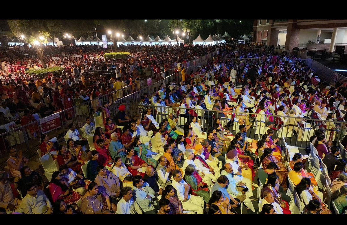 Gurudev Sri Sri Ravi Shankar tweet media