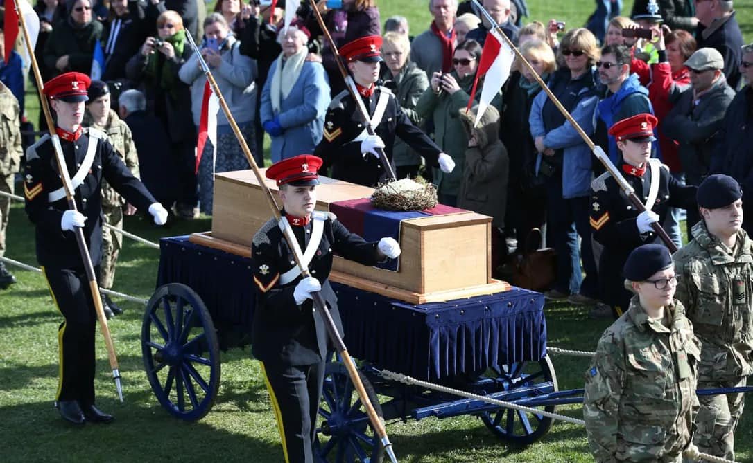 Jennifer Thetford-Kay tweet media