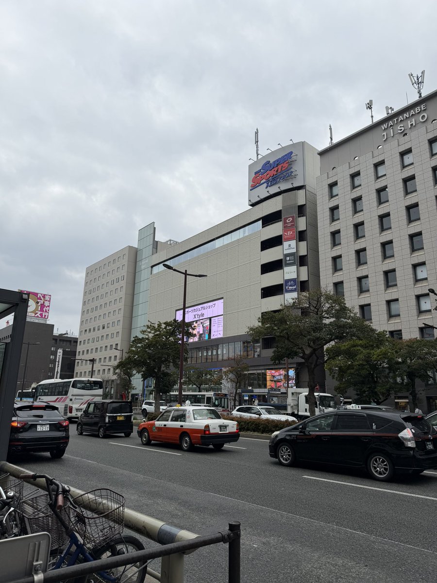 bwSaltn's tweet photo. あ、あれ？3日目は？

#PalleteUs
#はぴばサンフラワー https://t.co/UptDwMguKW