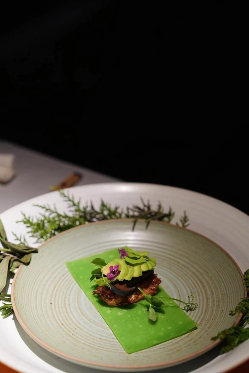 Axi (L.K.) tweet media