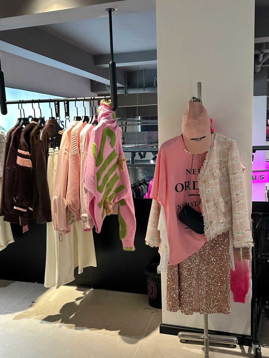 Beth Mauro tweet media