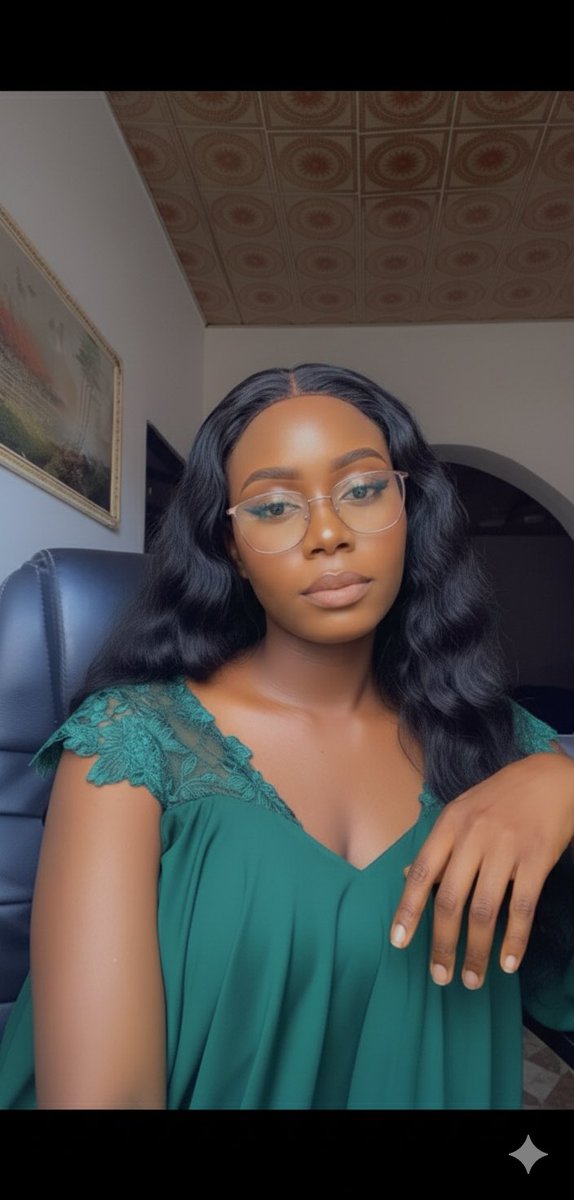 👑 SARAH tweet media