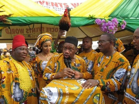 gbola banky tweet media