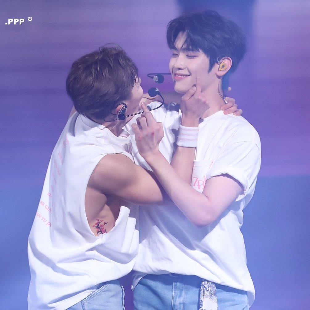 tiya 🩷 tweet media