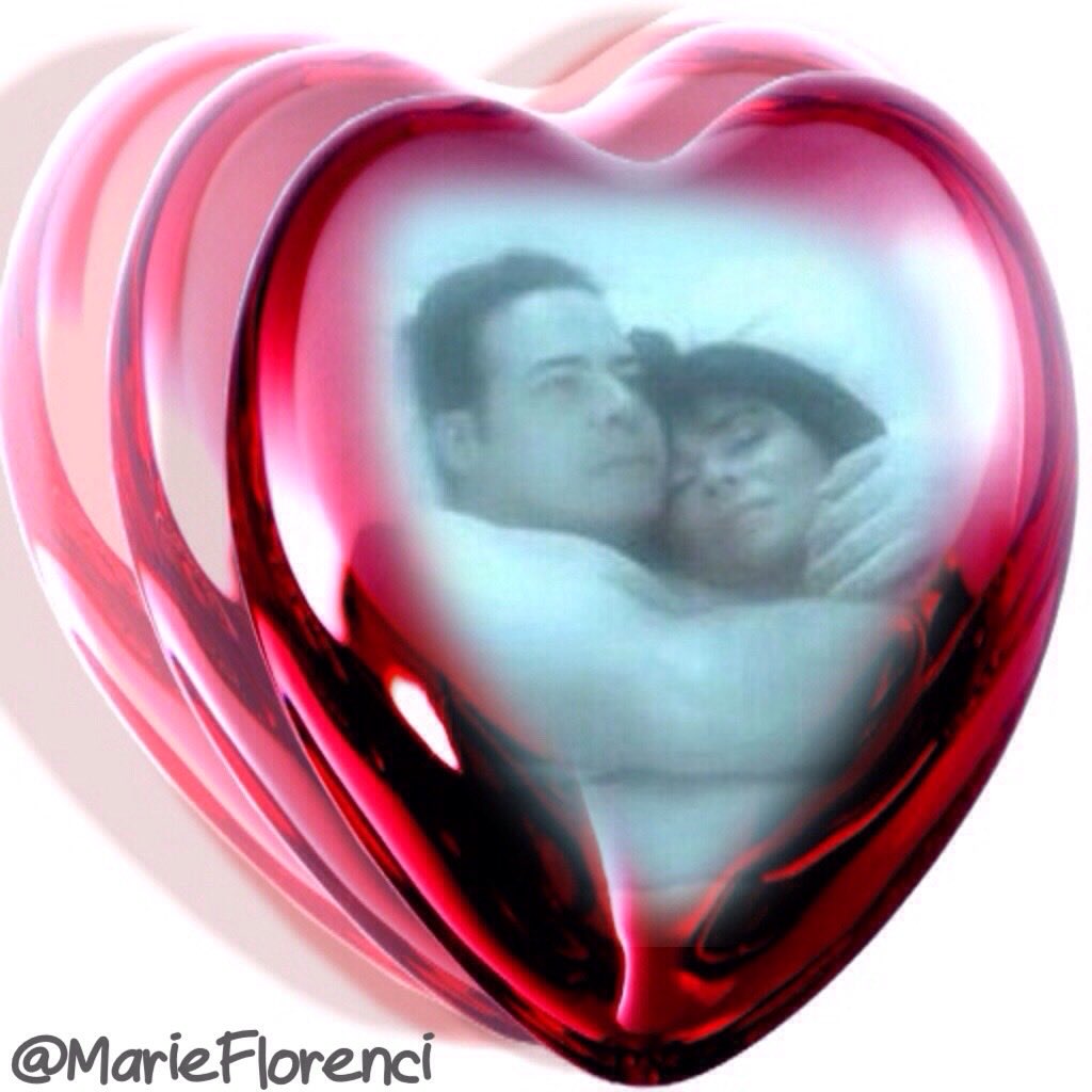 MarieFlorenci's tweet photo. @AnnaRita71 @RosauraRayas @criscelaya30 Holaa feliz domingo 😘😘 besotes https://t.co/xV6oI2hehq