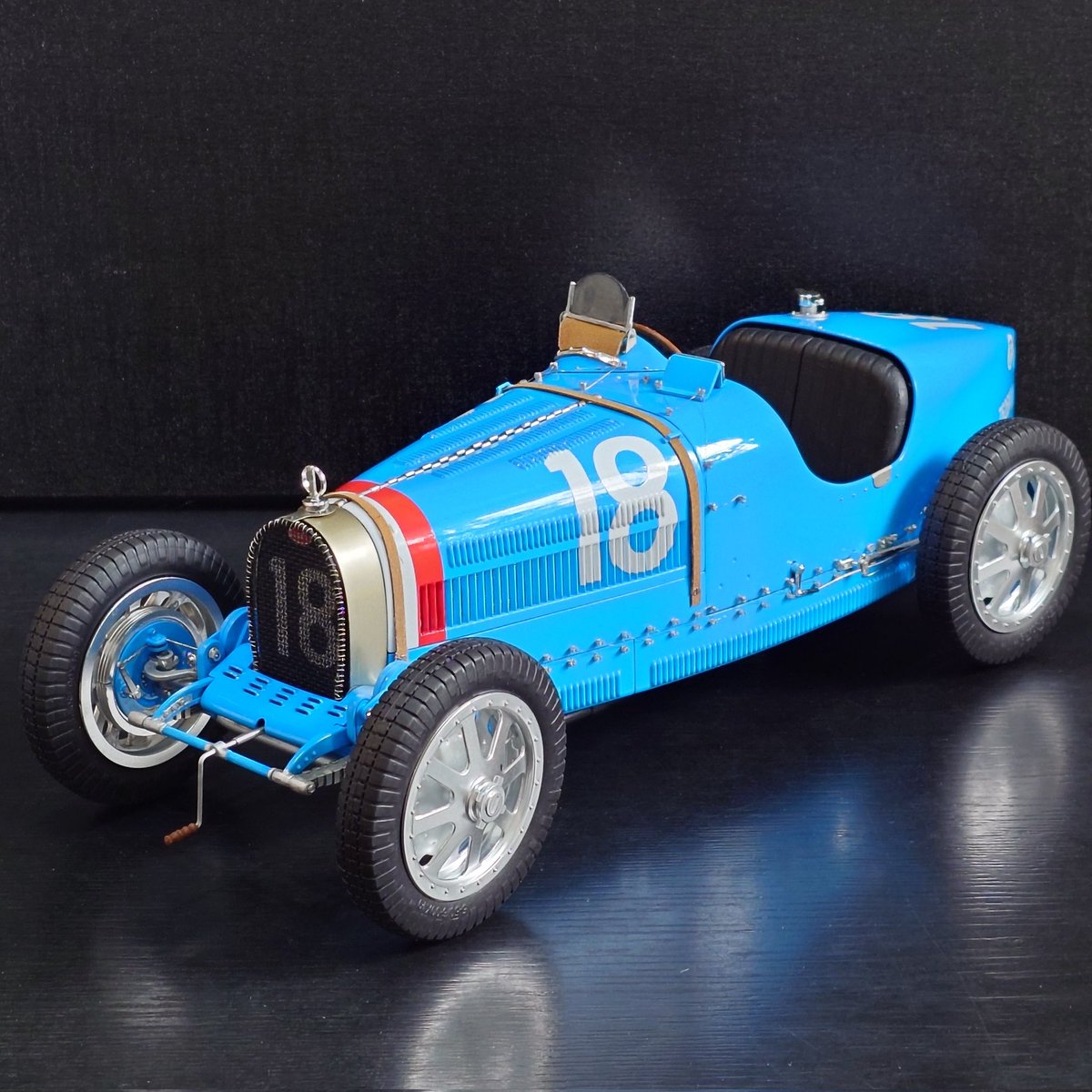 Anton1000 tweet media