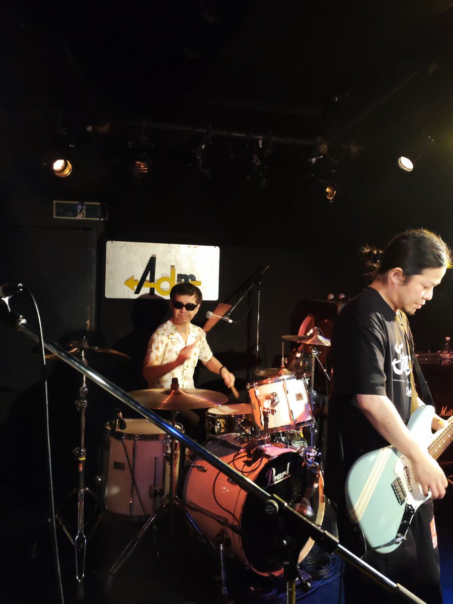 3/20
将軍の居ぬ間にコピーバンドでウンザウンザを踊る4の思い出

枕営業（as:the pillows）

チョットナマッテスンデレラとしては初の対バン！
アダムは激アツだぜ〜！っていうカートの初Adm名言が飛び出た😉
ファニバニの大合唱がとても良かったね！