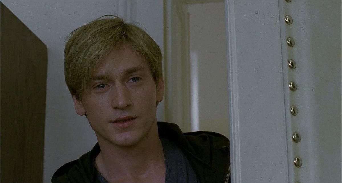 screencaps tweet media